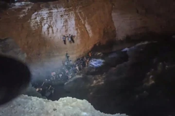 Grèce: au moins 16 morts, une trentaine de disparus dans le naufrage d'embarcations de migrants