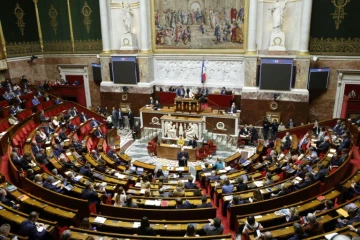 Retraites: la réforme dans l'arène de l'Assemblée, sous la pression de la rue