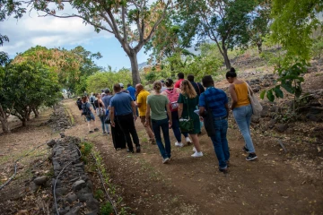 Les délégués de l’université Rurale et des élus de la zone de l'Océan Indien en visite au Port