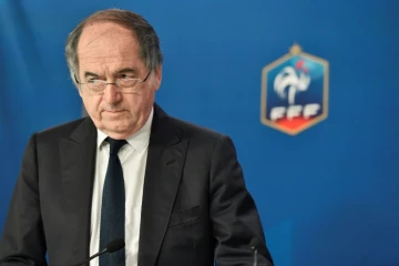 Foot, rugby, hand, le sport français cerné par les affaires