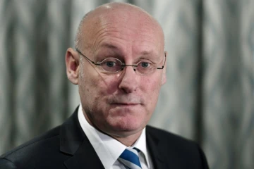 Le président de la Fédération française de rugby Bernard Laporte lors d'une conférence de presse le 27 décembre 2017 à Paris