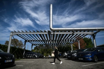 L'Assemblée vote l'obligation d'installer des panneaux solaires dans les parkings