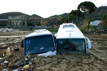 Italie: une dizaine de personnes recherchées après un glissement de terrain sur l'île d'Ischia