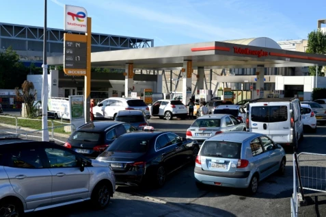 TotalEnergies: la CGT fait un pas pour négocier, tensions constantes à la pompe