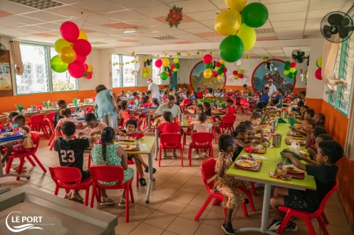 Le Port : repas de noël pour les enfants