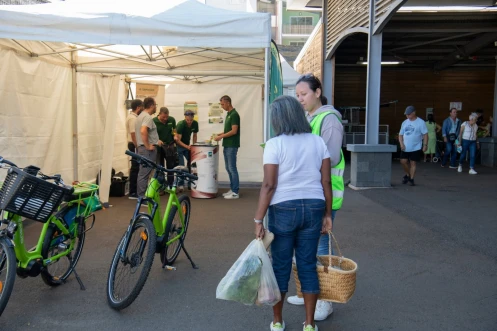 Une sensibilisation au développement durable sur le marché forain de Saint-Joseph 