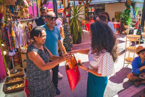 1ère édition du marché artisanal à Saint-Denis 