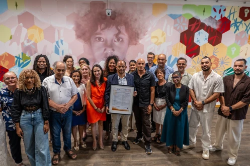 Territoire de l'Ouest : signature d'une charte pour l'application du bilinguisme 