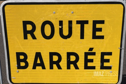 panneau route barrée 