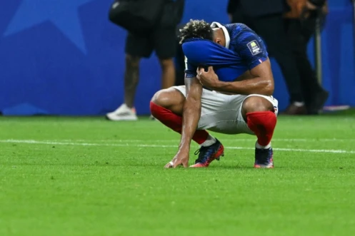 La déception du Français Desiré Doué après l'élimination en demi-finale du Mondial face à l'Espagne, le 14 juillet 2026 à Arlington près de Dallas