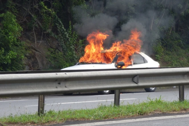 Voiture en feu