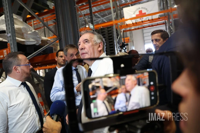 François Bayrou à la Réunion pour chido