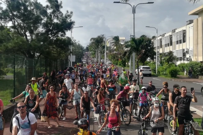 Saint-Pierre : 600 cyclistes présents à la vélorution "sound system" 