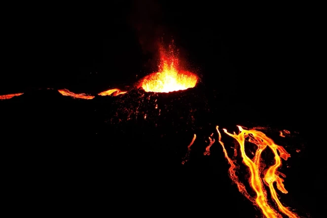 Eruption du Piton de la Fournaise débutée le 2 juillet 2023. mercredi 5 juillet 2023