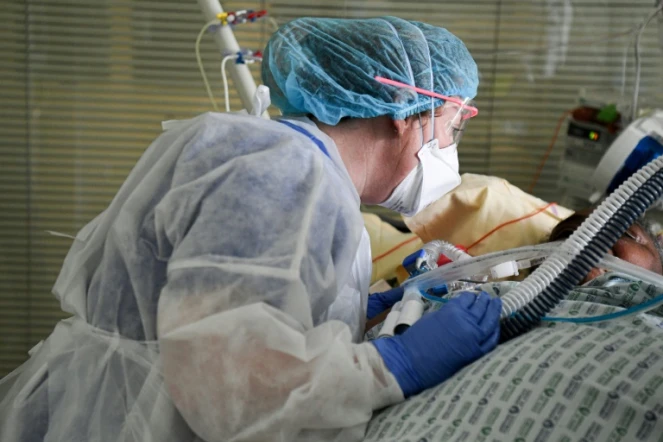 Unité de soins intensifs de l'hôpital Ambroise-Paré, à Boulogne-Billancourt, près de Paris, le 8 mars 2021