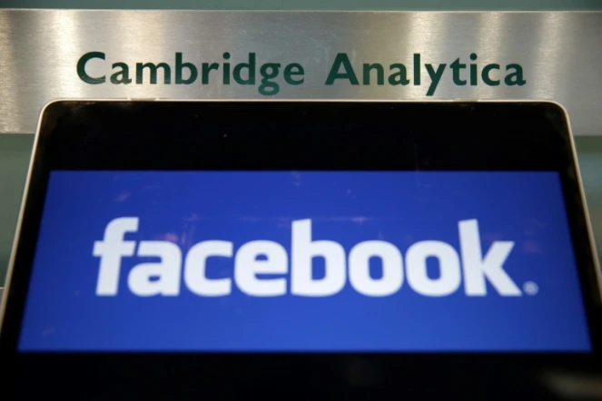 La société britannique Cambridge Analytica (CA), au coeur du scandale sur les données d'utilisateurs de Facebook, a annoncé le 2 mai 2018 cesser "immédiatement toutes ses opérations"