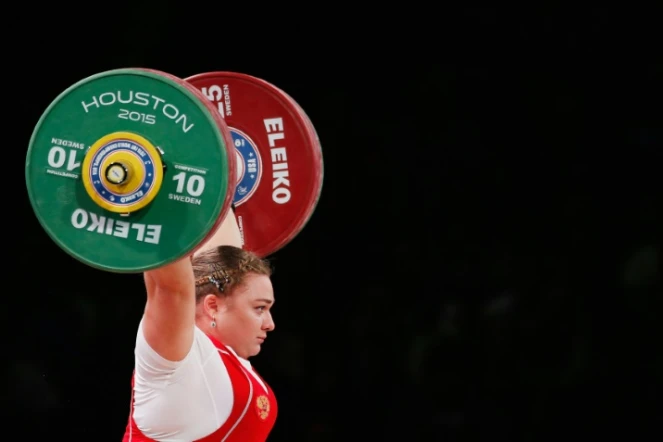 La Russe Tatiana Kashirina, aux championnats du monde d'haltérophilie 2015, à Houston, aux Etats-Unis, le 28 novembre