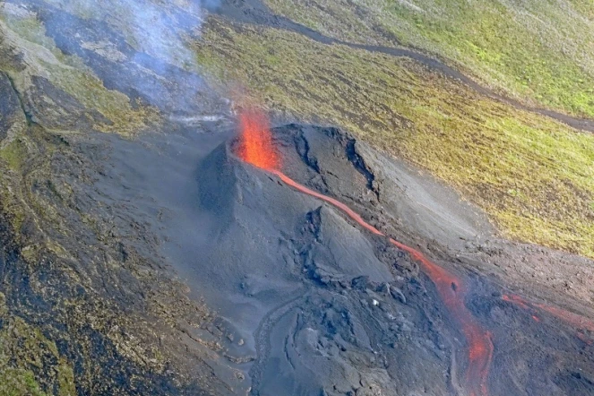 Le nouveau cône volcanique né en octobre baptisé Piton Fréri