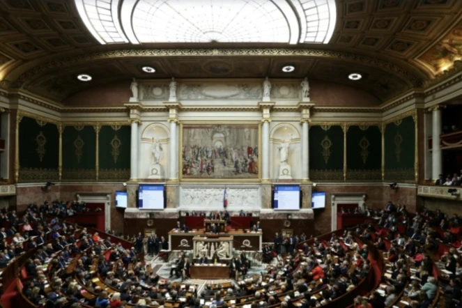 Les députés de la commission des Finances ont poursuivi jeudi leur travail de détricotage du projet de loi de Finances 2025, rejetant notamment la hausse de la taxe sur l'électricité, l'alourdissement du malus automobile et l'augmentation des taxes pour les chaudières à gaz ( AFP / Alain JOCARD )