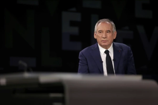 Malgré des signes de l'imminence d'une annonce, la composition du gouvernement ne devrait être connue que lundi ou mardi, après une journée d'intenses tractations et d'échanges entre le Premier ministre François Bayrou et le président Emmanuel Macron. 