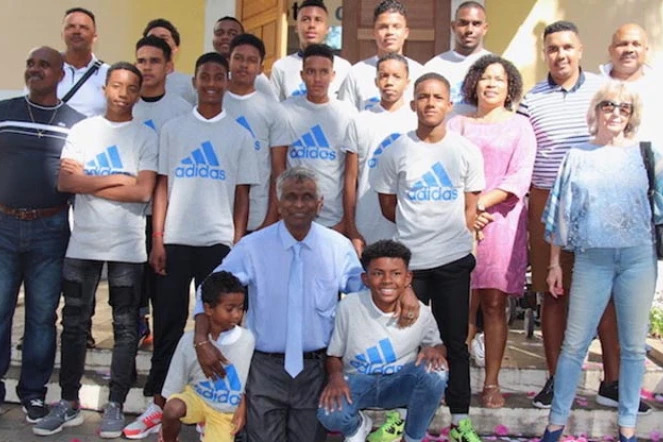 De jeunes beach soccer saint-paulois s'envolent pour Maurice