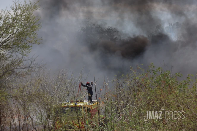 Saint-Paul : incendies en séries à proximité de la quatre voies, la dépendance d'une maison partie en fumée