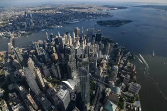 Vue aérienne de Manhattan, à New York, le 6 août 2021 ( AFP / Ed JONES )