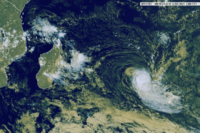 La forte tempête Habana est à 1.545 km de La Réunion 