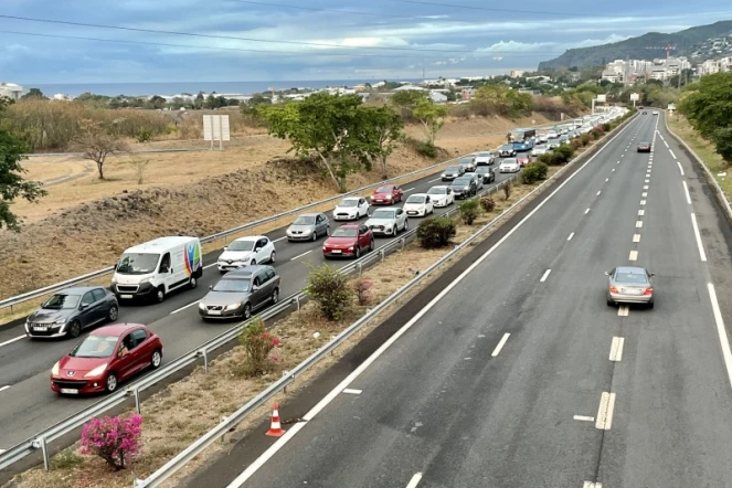 11 km de bouchons en direction de l'ouest depuis Saint-Denis 