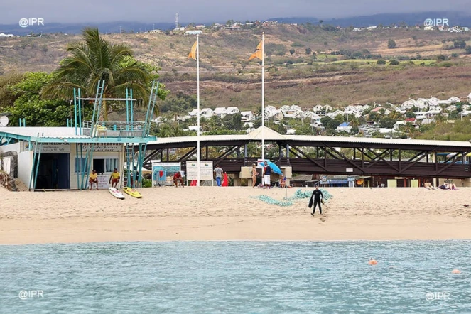 Plage des Roches Noires