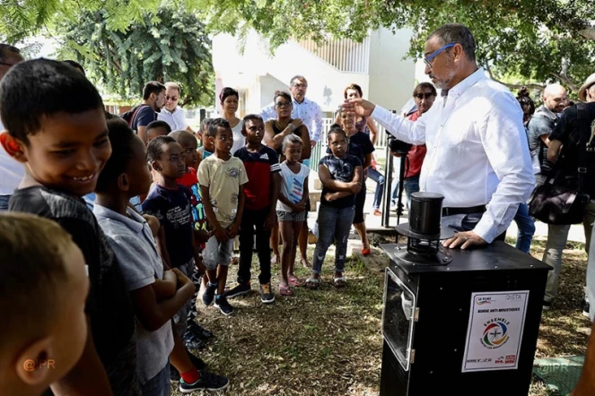 Le Port, lutte anti-vectorielle, borne anti-moustique, dengue, école