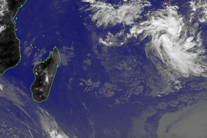 La tempête tropicale modérée baptisée Ancha évolue à plus de 2.400km au nord-est de la Réunion [?]