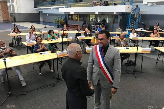 Le Port : Olivier Hoarau intronisé maire par le conseil municipal 