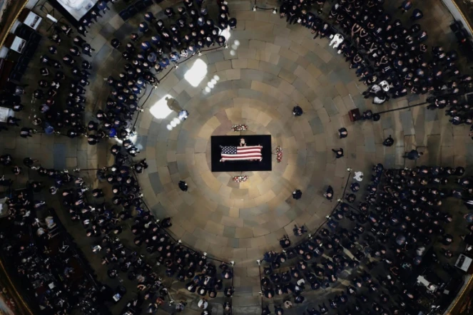 La rotonde du Capitole à Washington où est exposé le cercueil de John McCain, le 31 août 2018, à la veille de funérailles nationales
