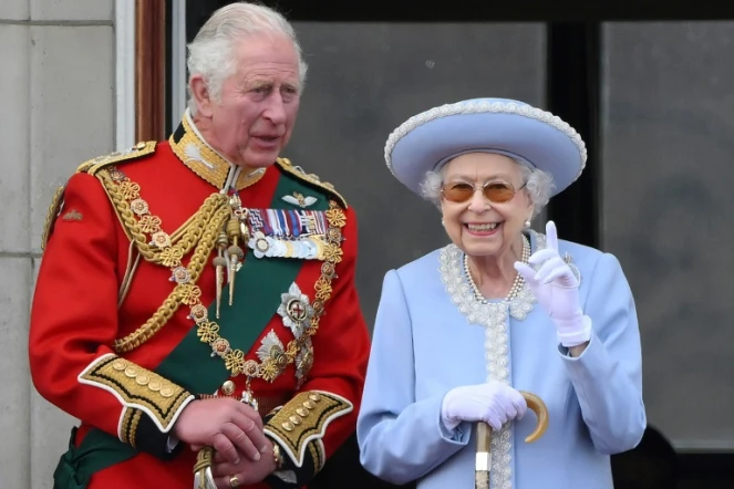  Le prince Charles et sa mère la reine Elizabeth II au balcon de Buckingham place lors de son Jubilé de platine le 2 juin 2022 