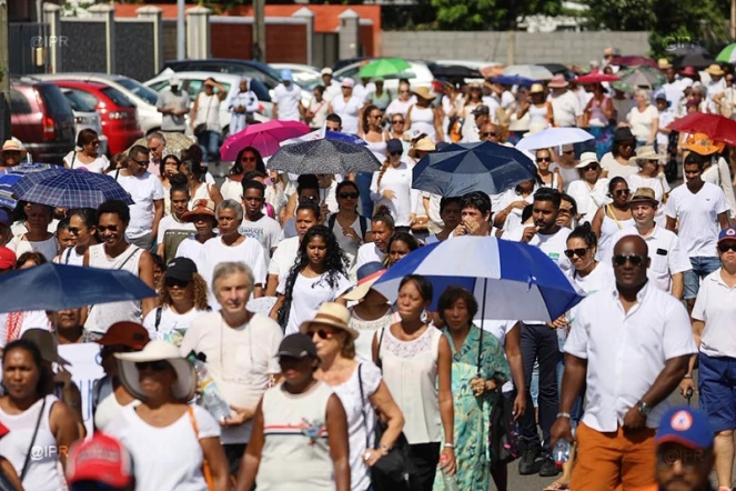 samedi 13 avril 2019 - Rivière des Galets : 300 personnes marchent en blanc contre les violences intrafamiliales