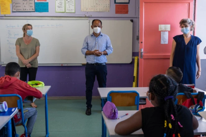 Emmanuel Séraphin visite écoles