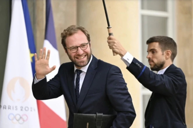 Le nouveau ministre de l'Economie Antoine Armand, à son arrivée au premier conseil des ministres du gouvernement Barnier, le 23 septembre 2024 ( AFP / Bertrand GUAY )