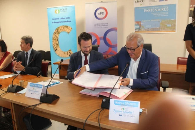 L'agence française de développement et la communauté intercommunale du nord de La Réunion (Cinor) ont signé ce jeudi 26 novembre 2020 deux conventions de partenariat contribuant, à l'échelle du territoire Nord, à la lutte pour le changement climatique