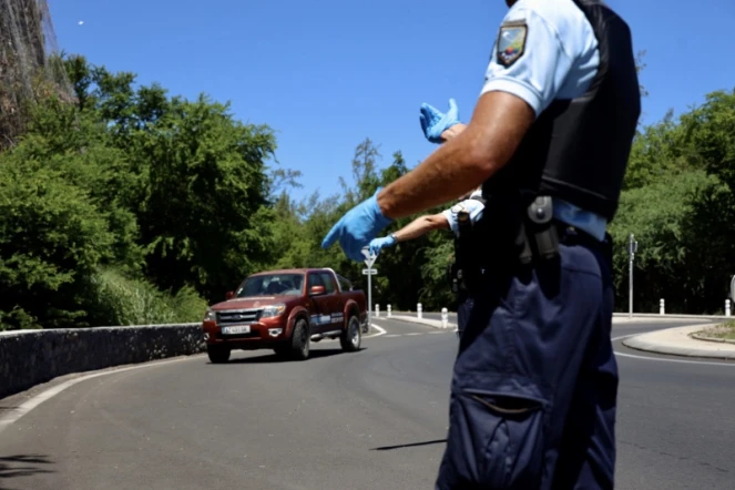 Contrôles routiers de la gendarmerie pendant le confinement le 19 mars 2020