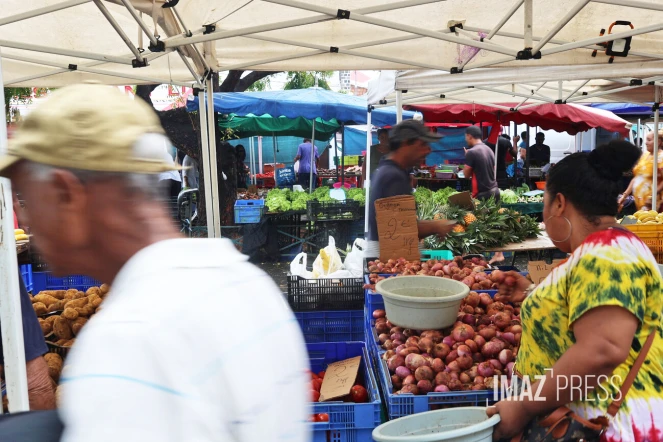 Marché forain du Port après Belal