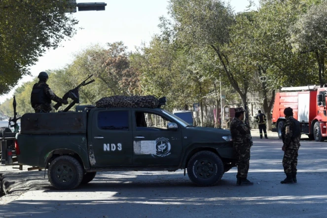 Des forces de sécurité devant l'université de Kaboul prise d'assaut le 2 novembre 2020 par des hommes armés  