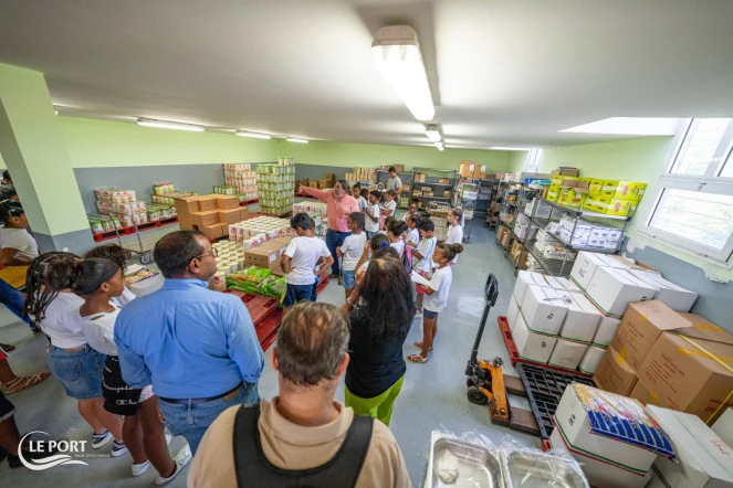 les élus enfants portois visitent les cantines scolaires au Port 