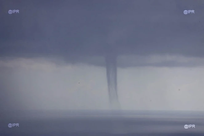 trombe marine, tornade, au large, mer, océan