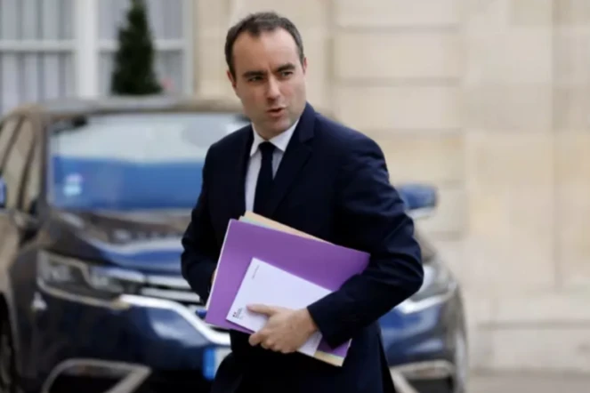 Le ministre français des Armées, Sébastien Lecornu, arrive à l'Elysée, le 27 mars 2023 ( AFP / Ludovic MARIN )