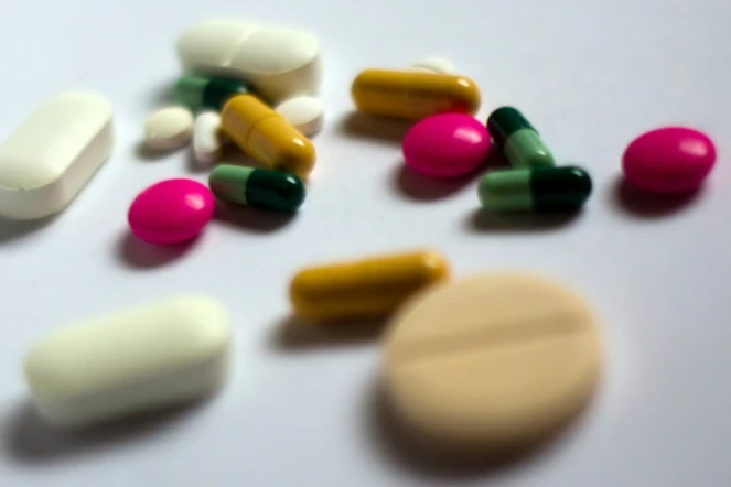 Les médicaments à base de codéine ne pourront désormais être délivrés que sur ordonnance, a annoncé mercredi le ministère de la Santé, afin de "mettre un terme à des pratiques addictives dangereuses et potentiellement mortelles" liées à l'usage détourné de ces produits.