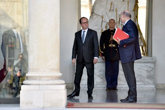 François Hollande à la sortie du conseil des ministres le 12 octobre 2016 à l'Elysée à Paris