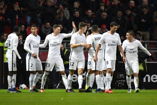 Le PSG après le but de Julian Draxler (2g) face à Rennes, le 14 janvier 2017 au Roazhon Park