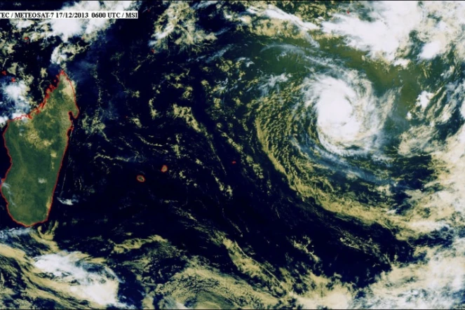 La tempête tropicale modérée Amara à 1 785 kilomètres de La Réunion