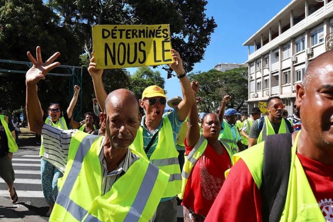 Gilets jaunes, mobilisation, manifestation, marche pacifique, Saint-Denis